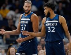 开云体育入口-森林狼队客场告捷，全队士气高涨