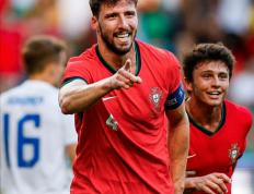 开云APP-欧洲杯：法国横扫瑞士，西班牙大胜斯洛伐克