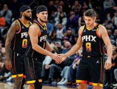 开云体育中国-太阳主场击败灰熊，布克全场最高得分