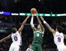 开云体育中国-雄鹿队主场击败76人，字母哥再次砍下三双的简单介绍