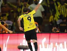 开云官方app入口-那不勒斯横扫里昂，本泽马状态火热的简单介绍