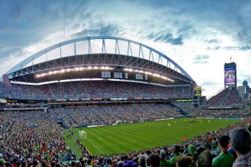 开云体育登录-稳如磐石与锐利如刀，雄鹿体系碾压下的个体光芒