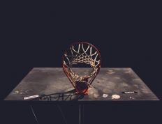 开云体育平台APP-钢铁防线上的樱花绽放，富安健洋在安哥拉对阵马德里竞技的压力熔炉中完成蜕变