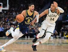 开云体育APP下载-雄鹿雄起！防守效率夺联盟第一