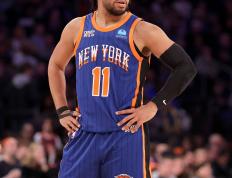 开云体育平台APP-太阳连续两战击败尼克斯，布克独得30分