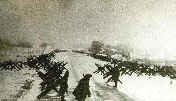 开云体育入口-高强度对抗场面，谁能突破对方防线？的简单介绍