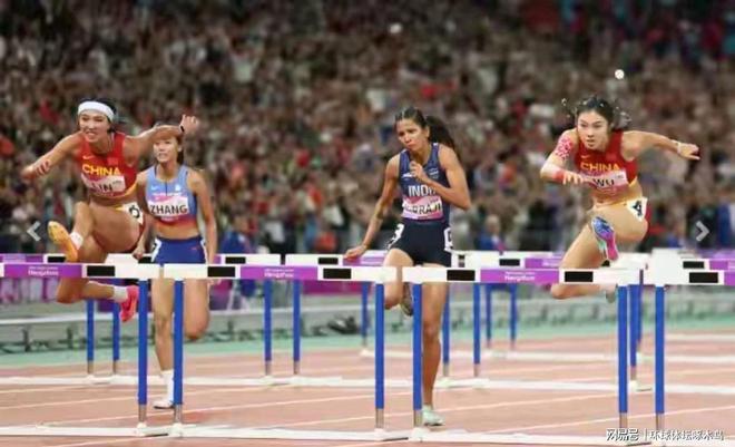 开云体育APP下载-田径赛场选手实力过招，决出胜负