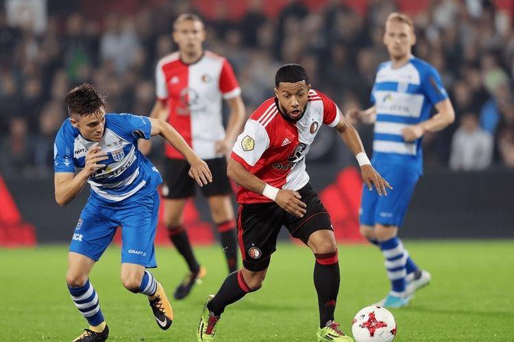 开云体育入口-萨索洛后防线表现稳定，阻挡对手反击