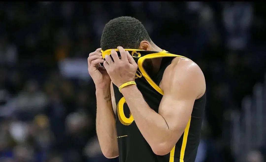 开云下载-勇士主场失利，季后赛形势岌岌可危的简单介绍