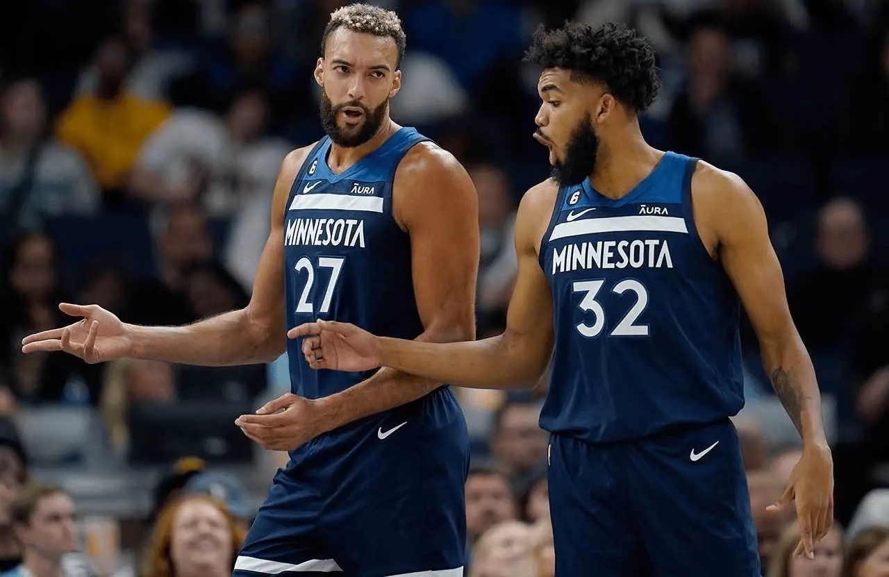 开云体育入口-森林狼队客场告捷，全队士气高涨