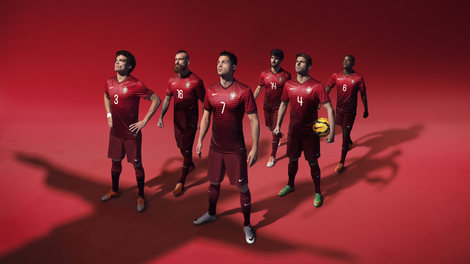 开云APP-橘色烈焰灼烧黄金一代，皮克三次关键封堵奠定胜局