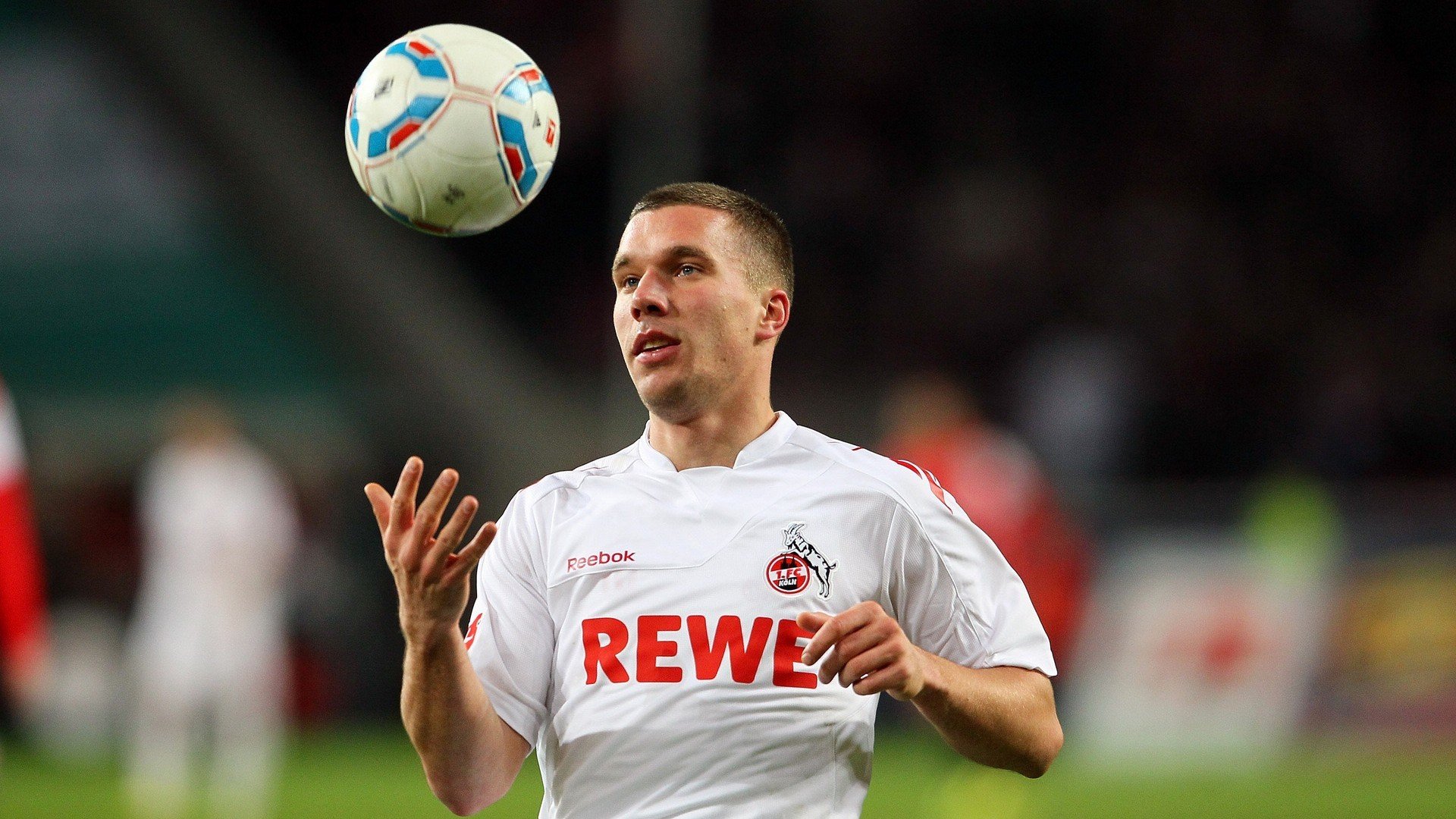 开云体育-维京战吼再现!哈兰德化身现代贝奥武夫,丹麦童话终结勒沃库森铁血神话