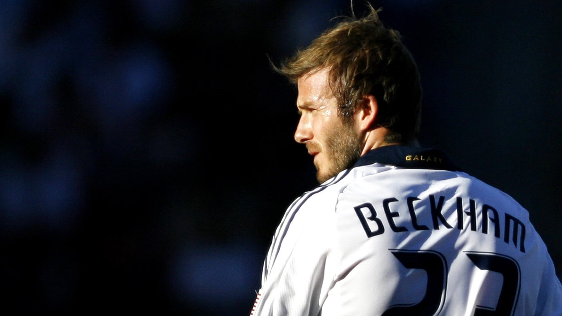 开云体育登录-战术极权与个人英雄，在尤文的碾压洪流与萨内的带队独舞中，看见足球的双面神